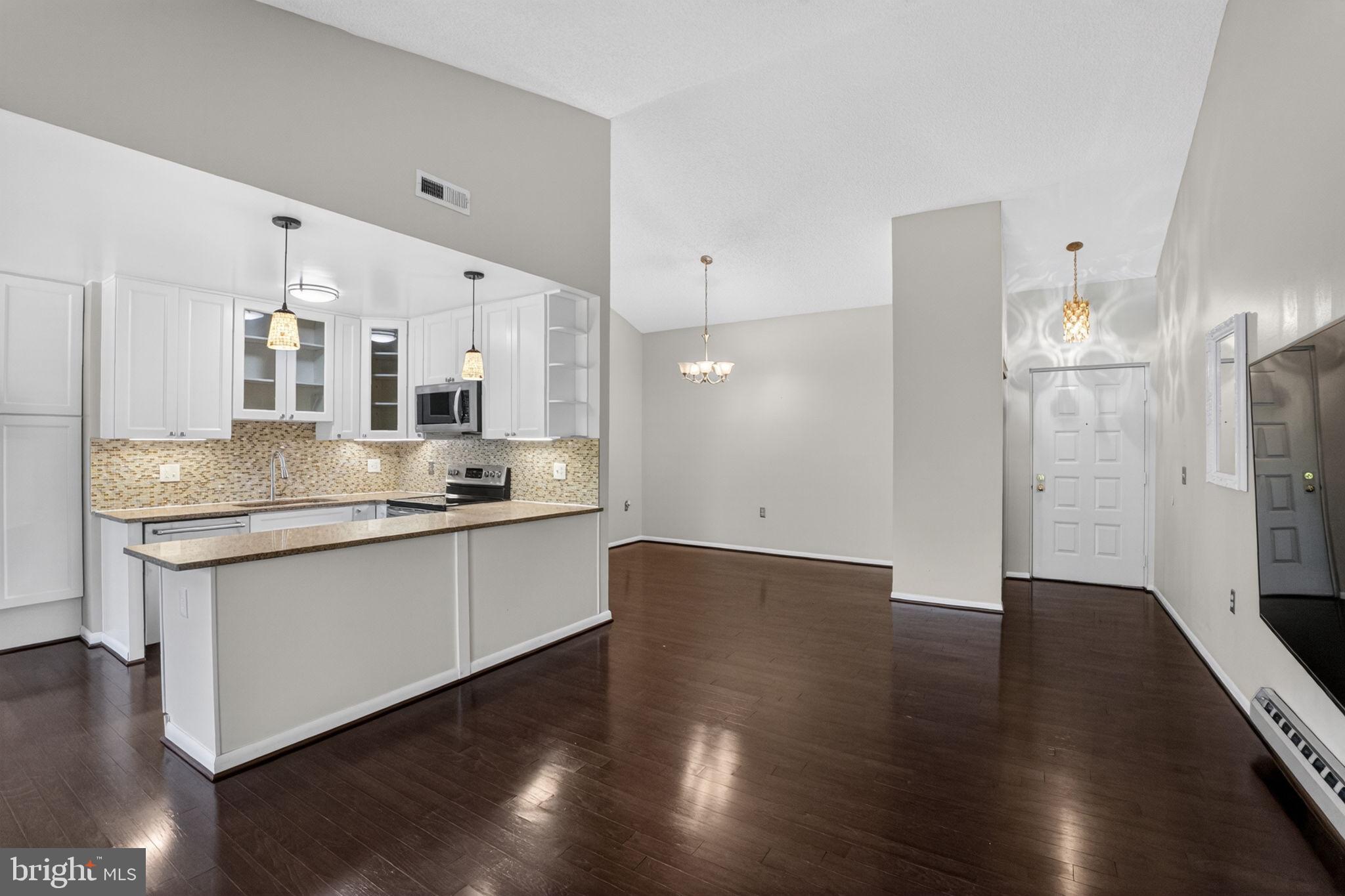 LEISURE WORLD - Residential
