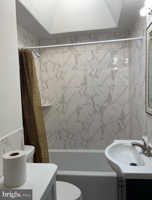 WEST OAK LANE - Residential
