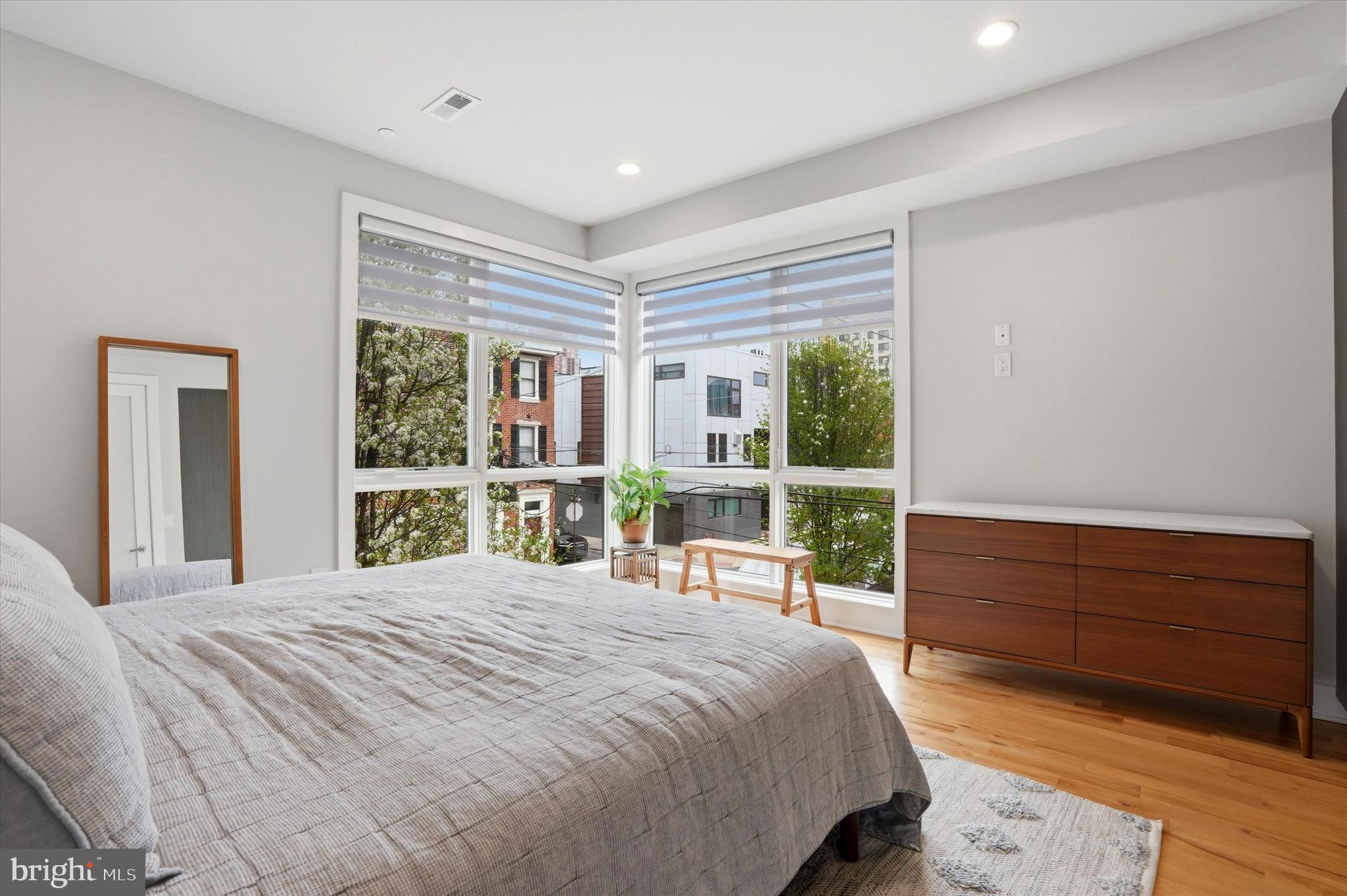 GRADUATE HOSPITAL - Residential