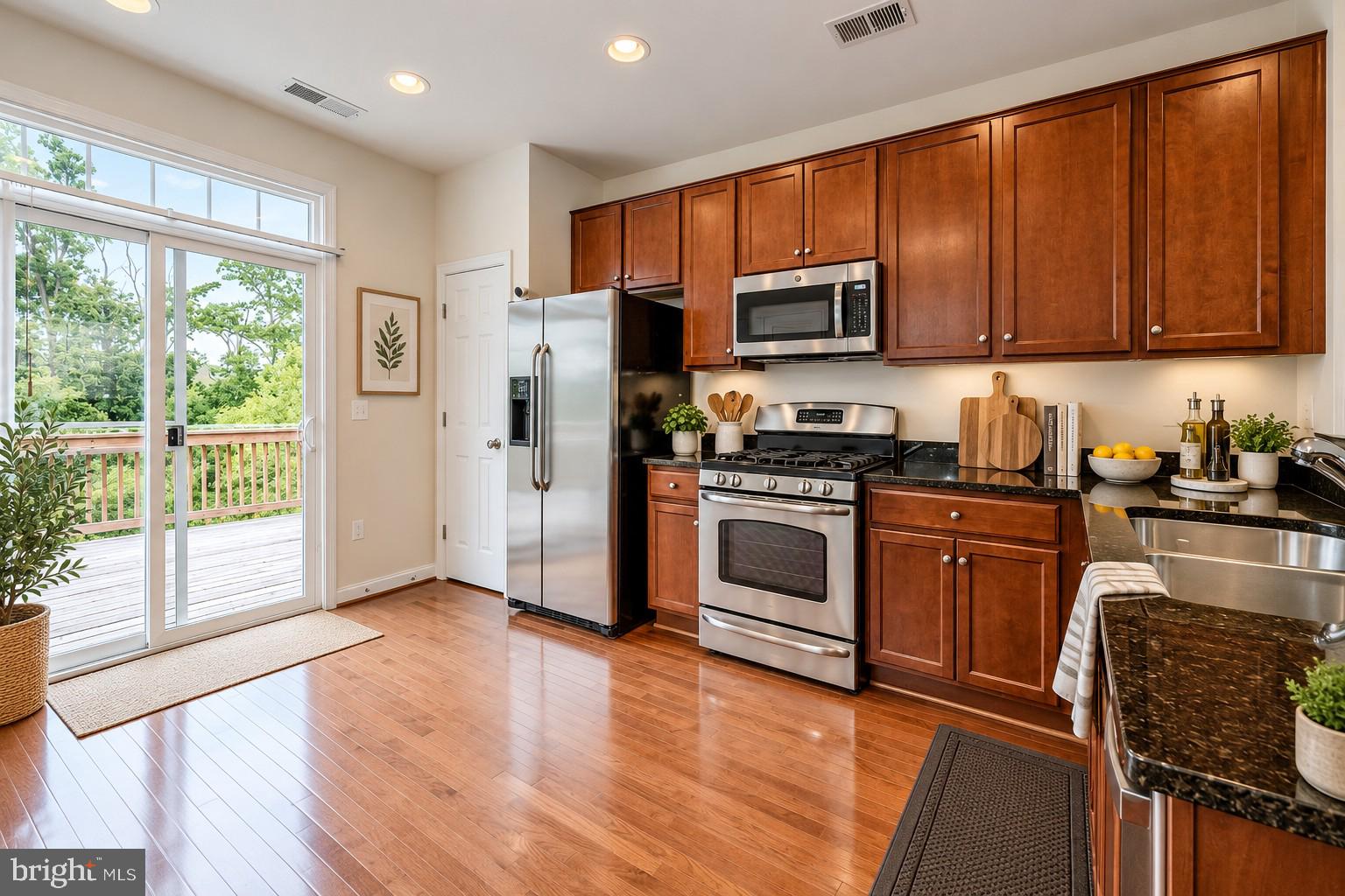 15655 JOHN DISKIN CIRCLE