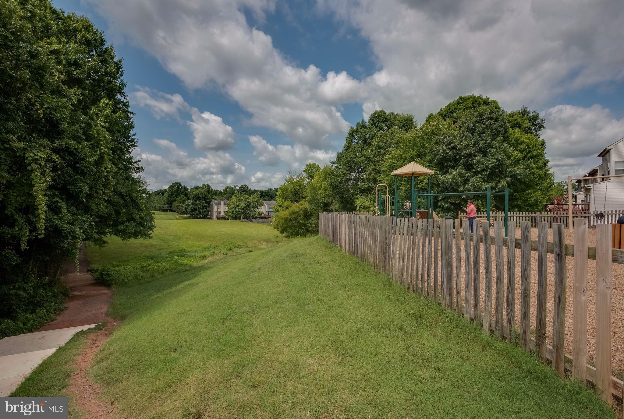 LONDON TOWN WEST - Residential