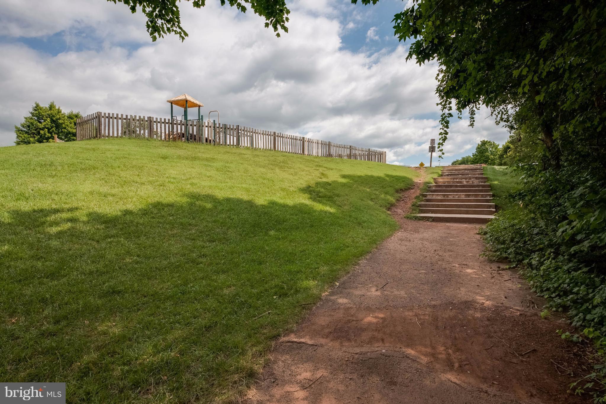 LONDON TOWN WEST - Residential