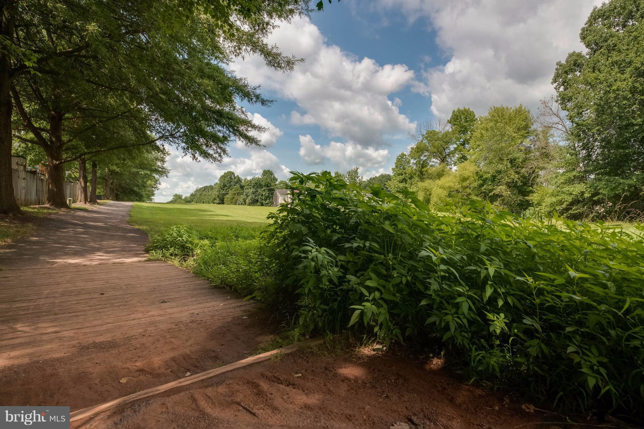 LONDON TOWN WEST - Residential