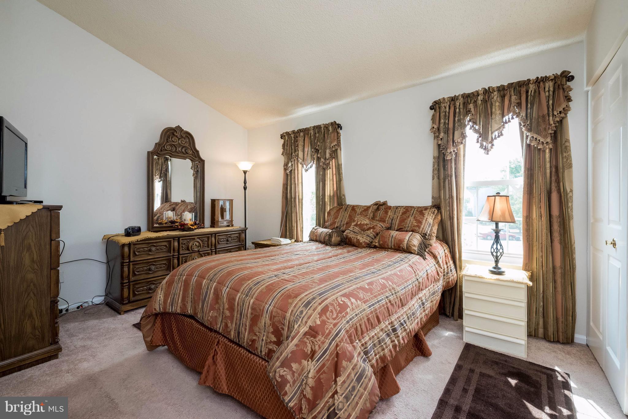 LONDON TOWN WEST - Residential