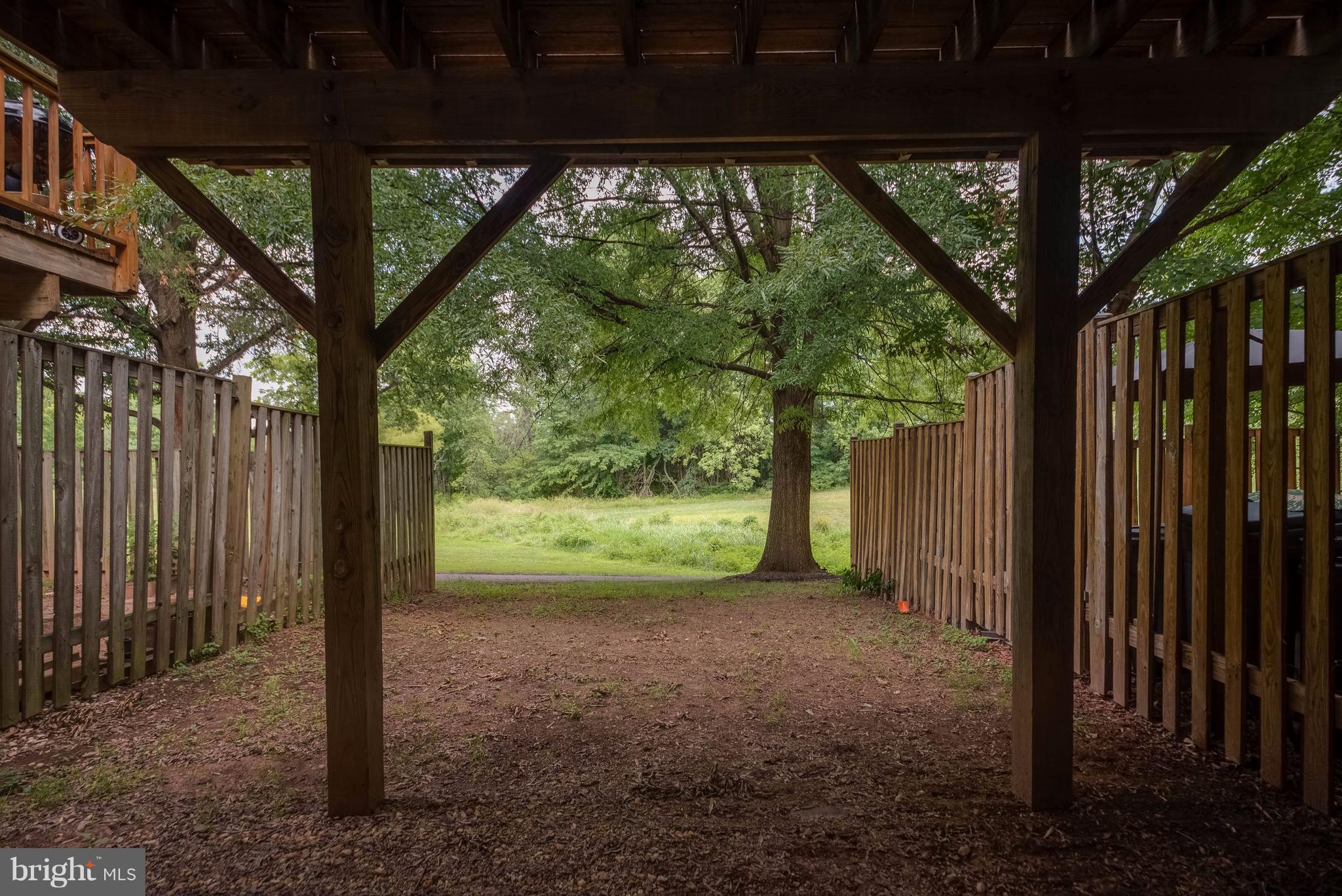 LONDON TOWN WEST - Residential