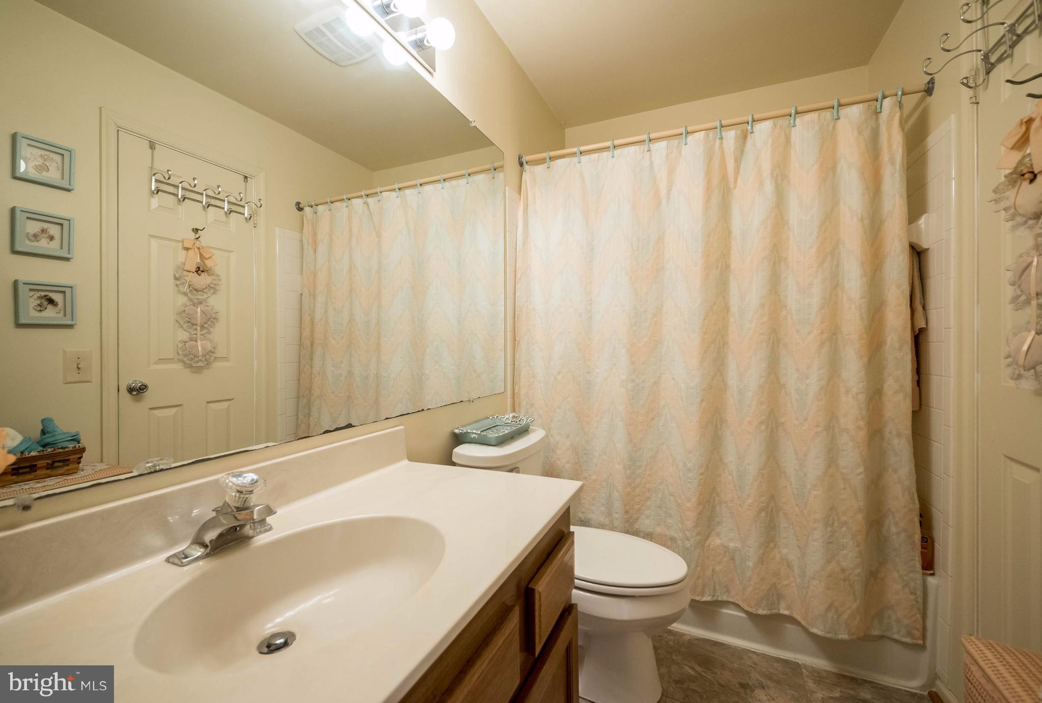 LONDON TOWN WEST - Residential