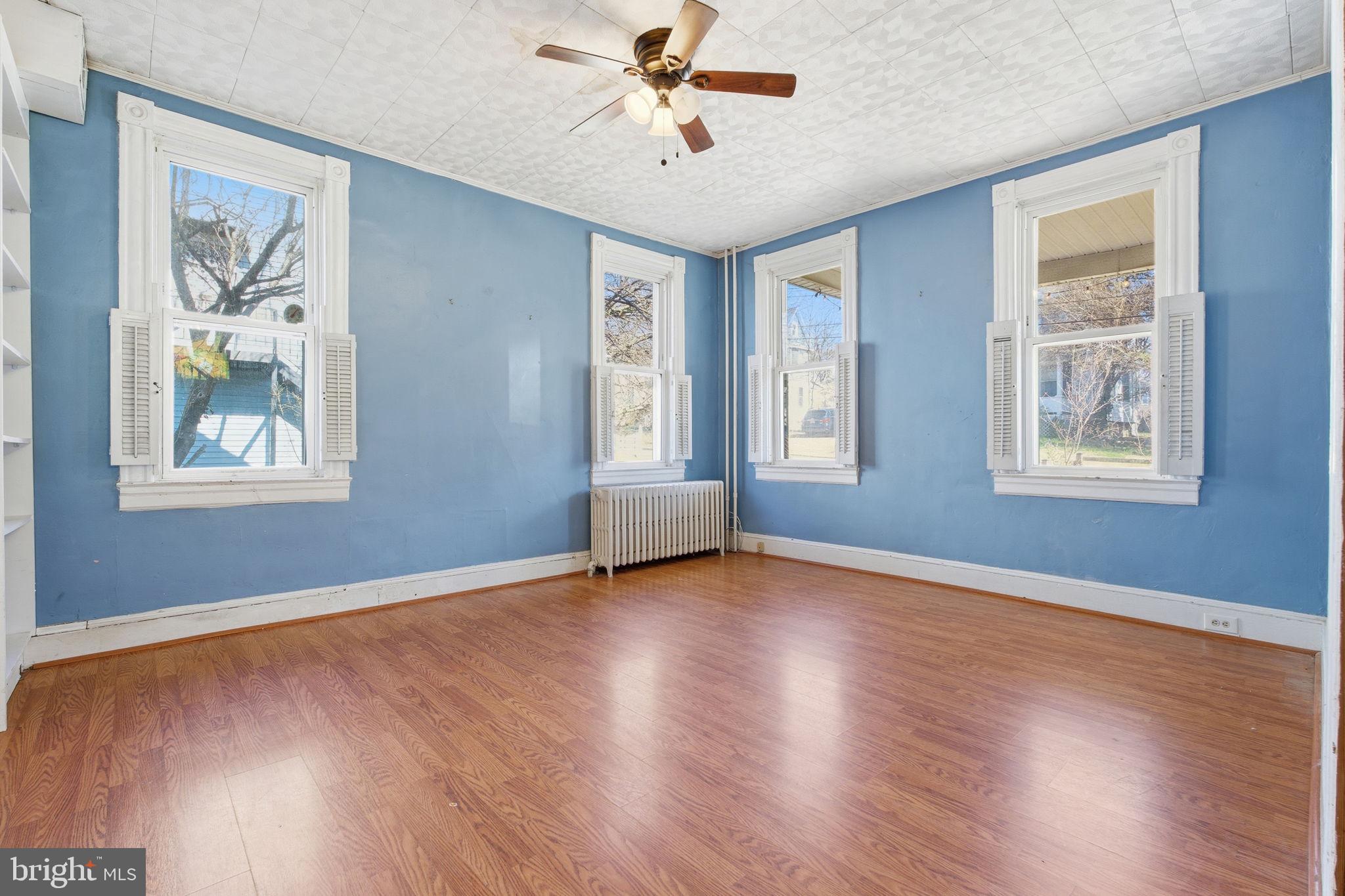 LAURAVILLE HISTORIC DISTRICT - Residential