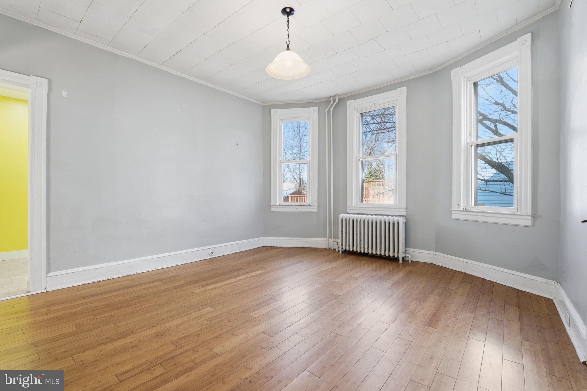 LAURAVILLE HISTORIC DISTRICT - Residential