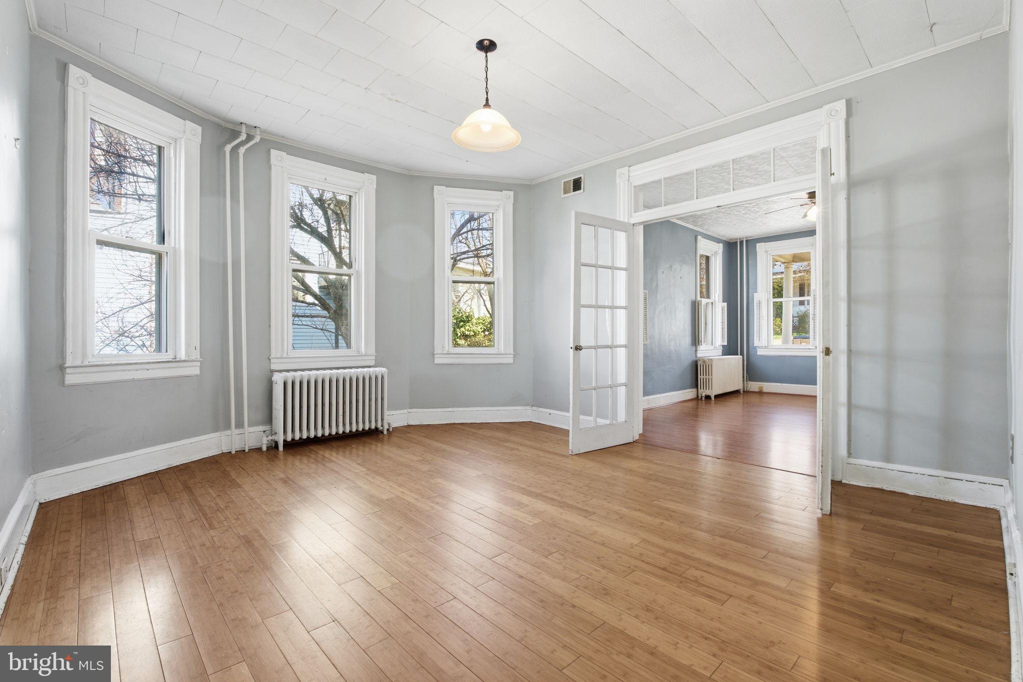 LAURAVILLE HISTORIC DISTRICT - Residential