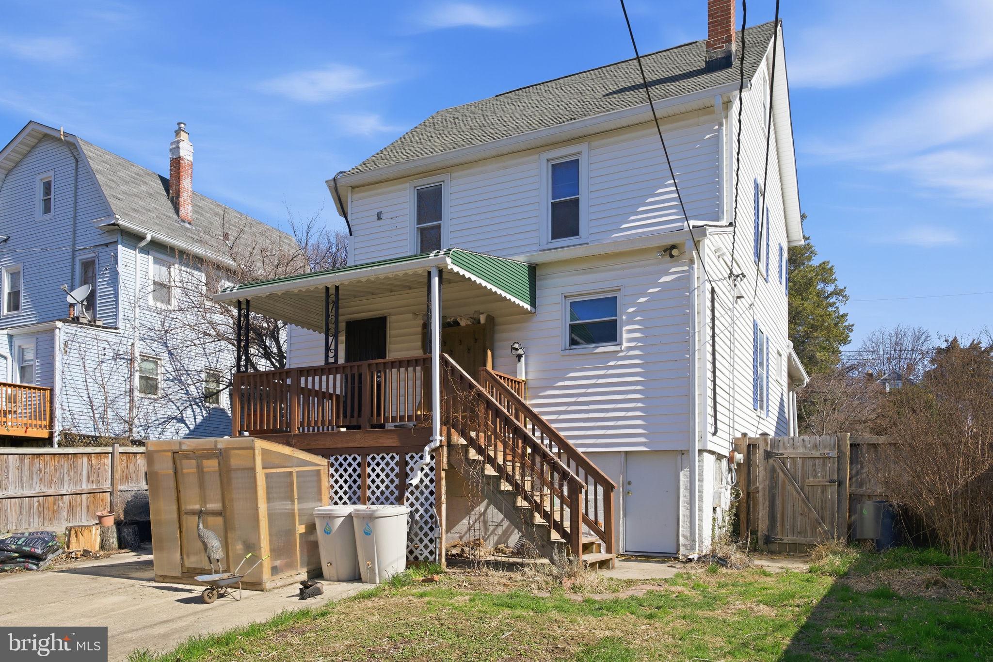 LAURAVILLE HISTORIC DISTRICT - Residential