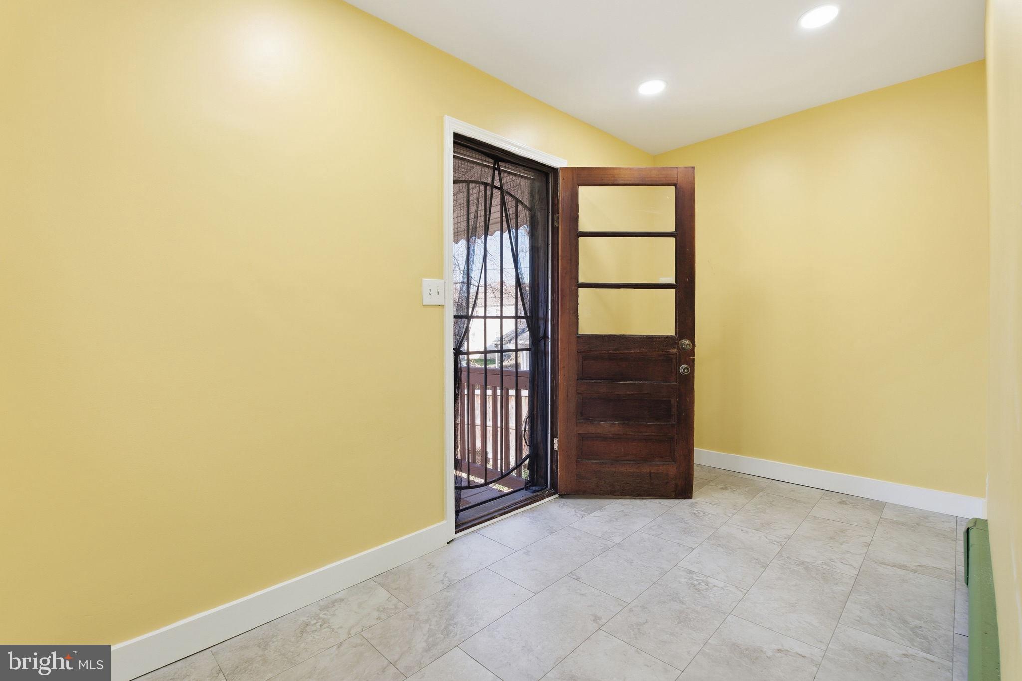 LAURAVILLE HISTORIC DISTRICT - Residential