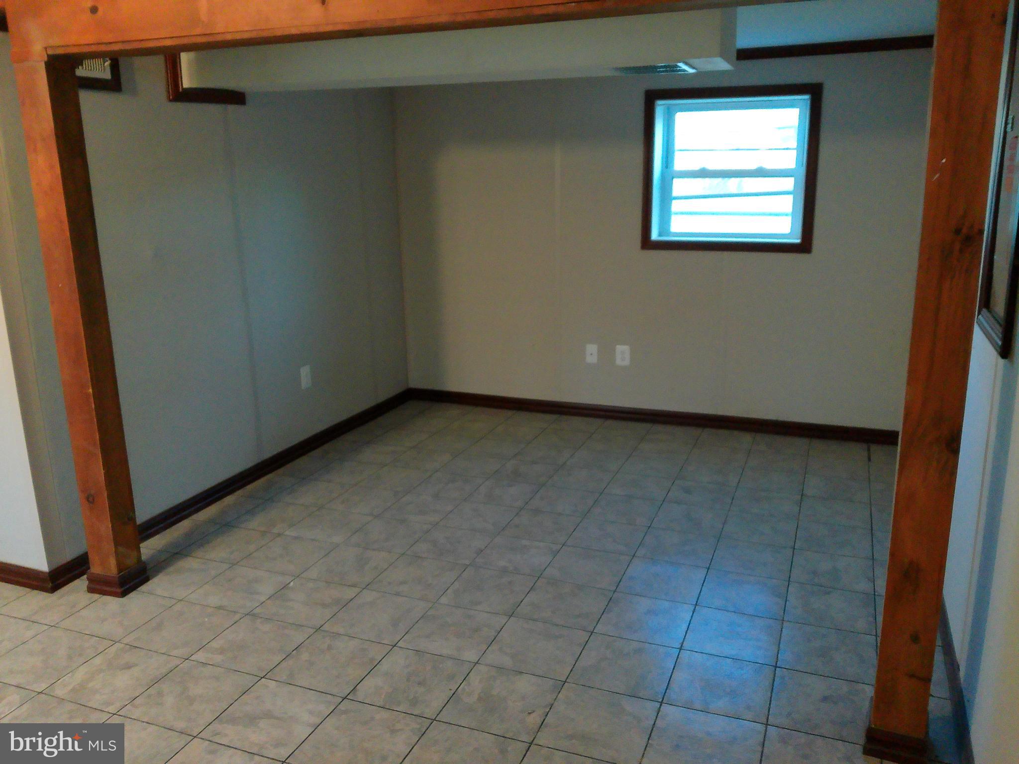 CHESAPEAKE ACRES - Residential Lease