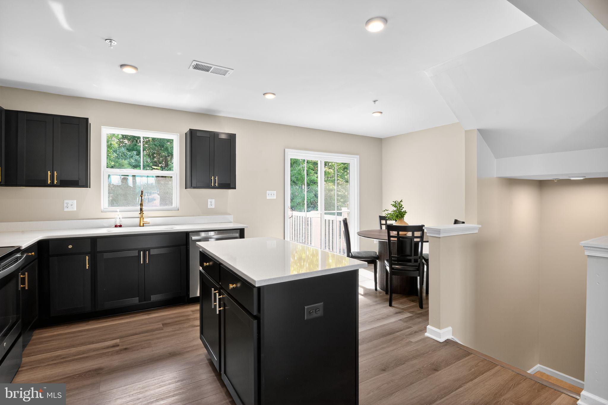 HERON POINT - Residential