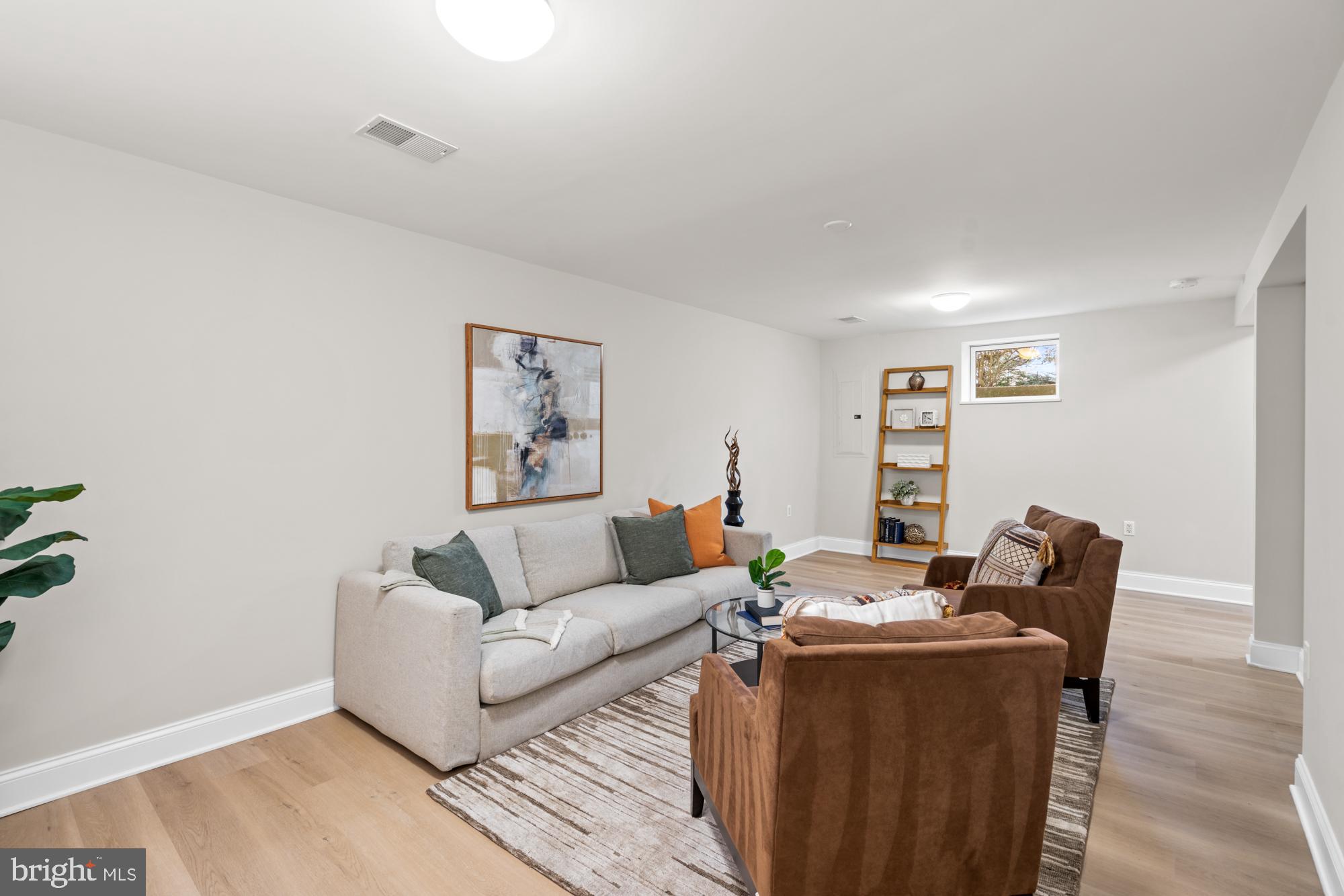 CHEVY CHASE VILLAGE - Residential