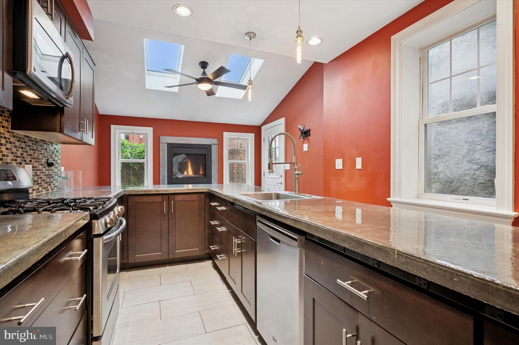 FISHTOWN - Residential Lease