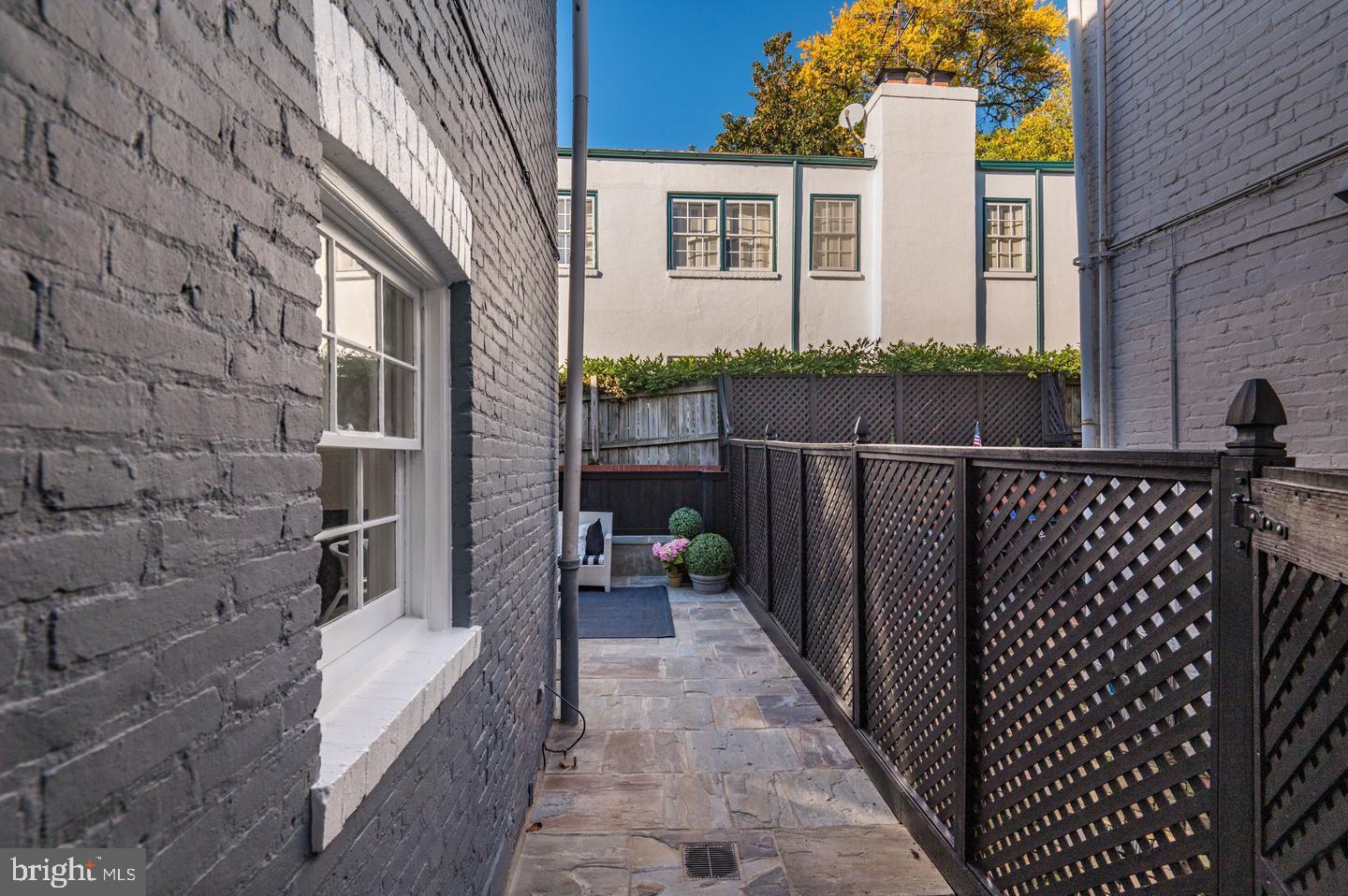 GEORGETOWN - Residential Lease