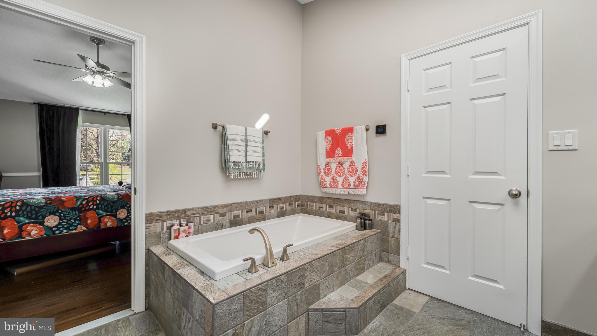 TWIN OAKS FARM - Residential