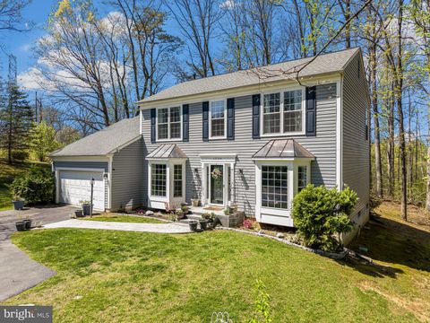 Photo of 13104 Holly Leaf Court, WOODBRIDGE, VA 22192 (MLS # VAPW2114792)