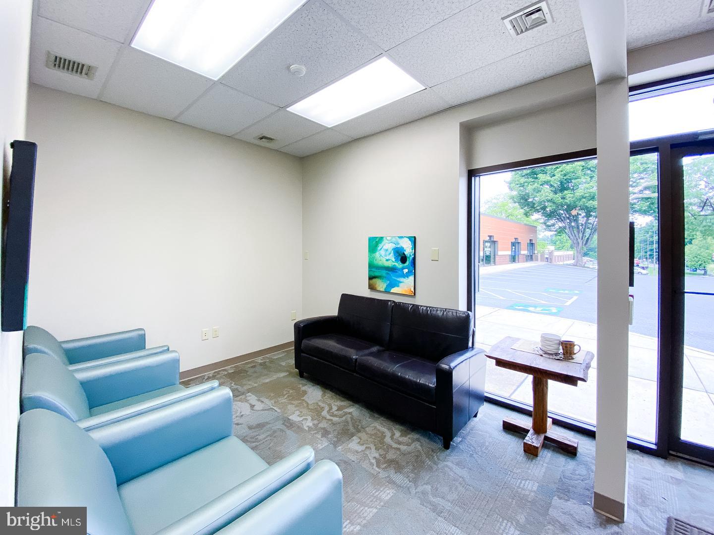 NORTHWEST BUSINESS PARK - Commercial Lease