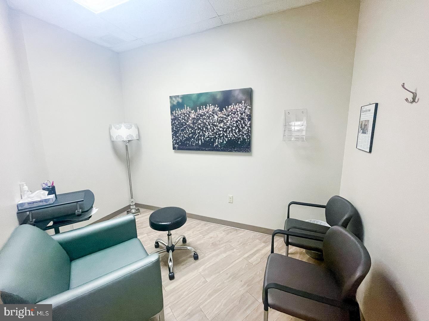 NORTHWEST BUSINESS PARK - Commercial Lease