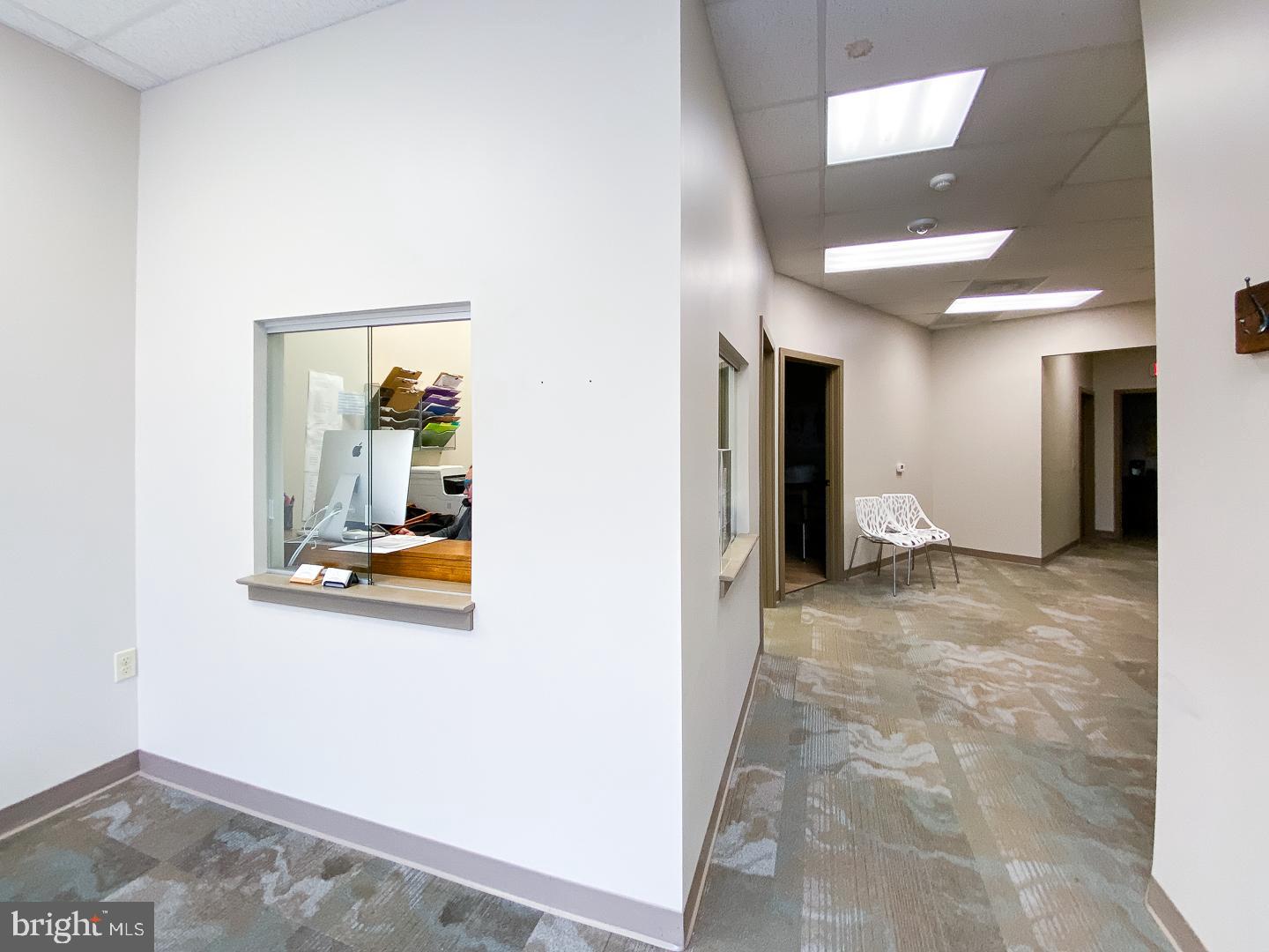 NORTHWEST BUSINESS PARK - Commercial Lease