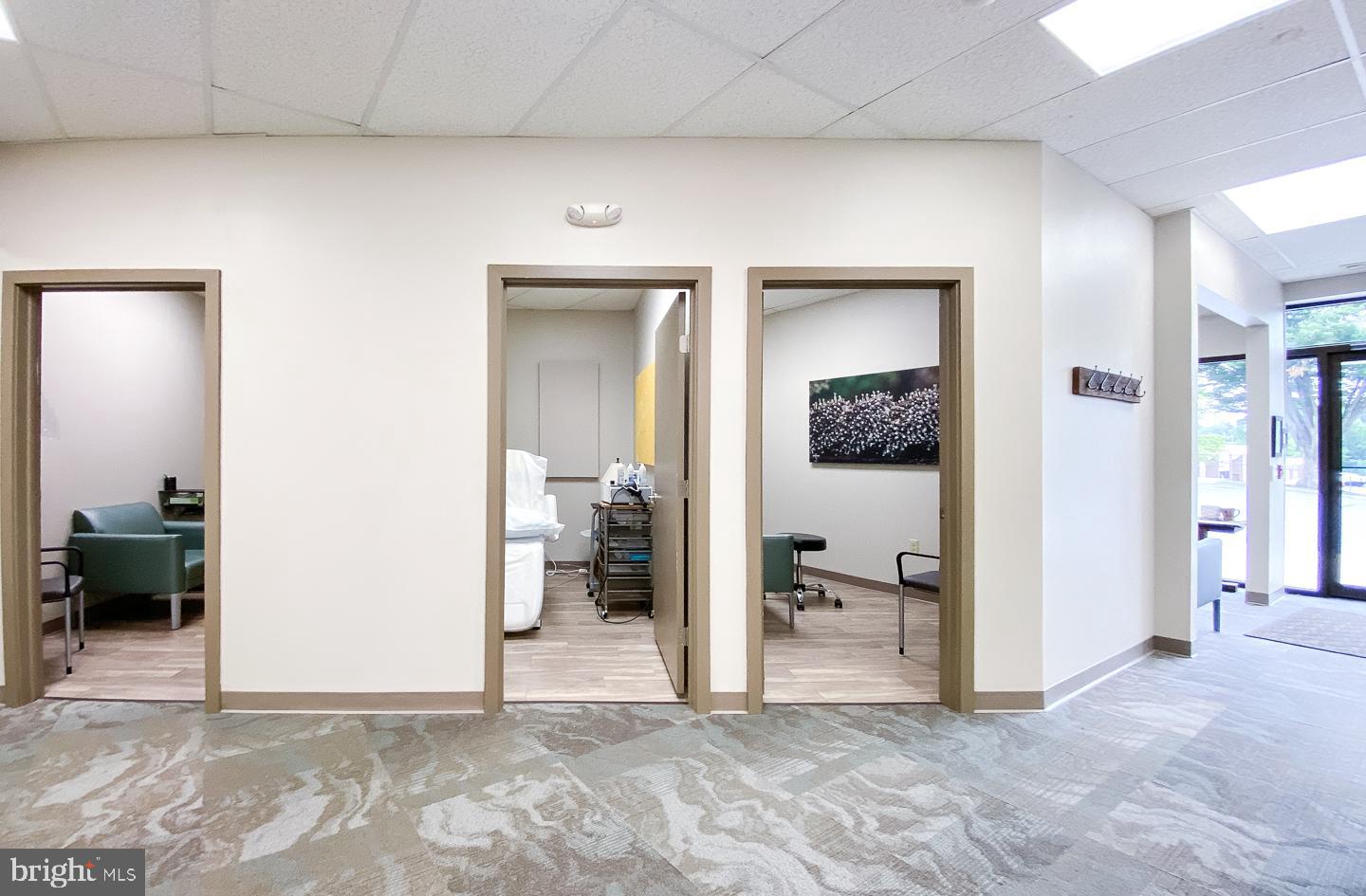 NORTHWEST BUSINESS PARK - Commercial Lease