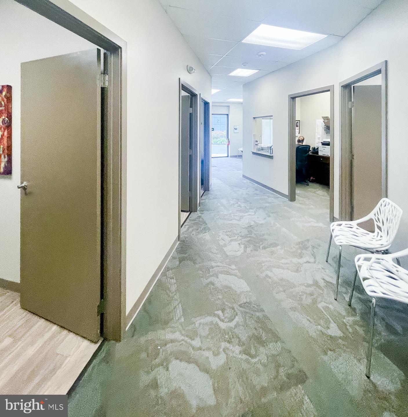 NORTHWEST BUSINESS PARK - Commercial Lease