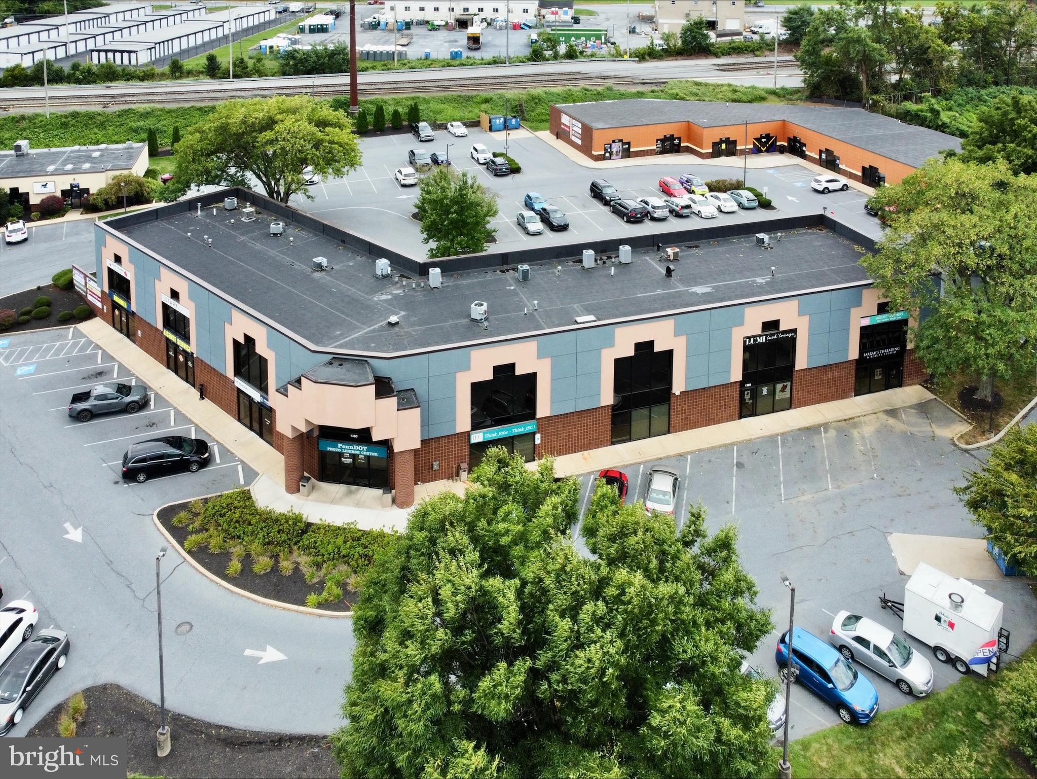 NORTHWEST BUSINESS PARK - Commercial Lease