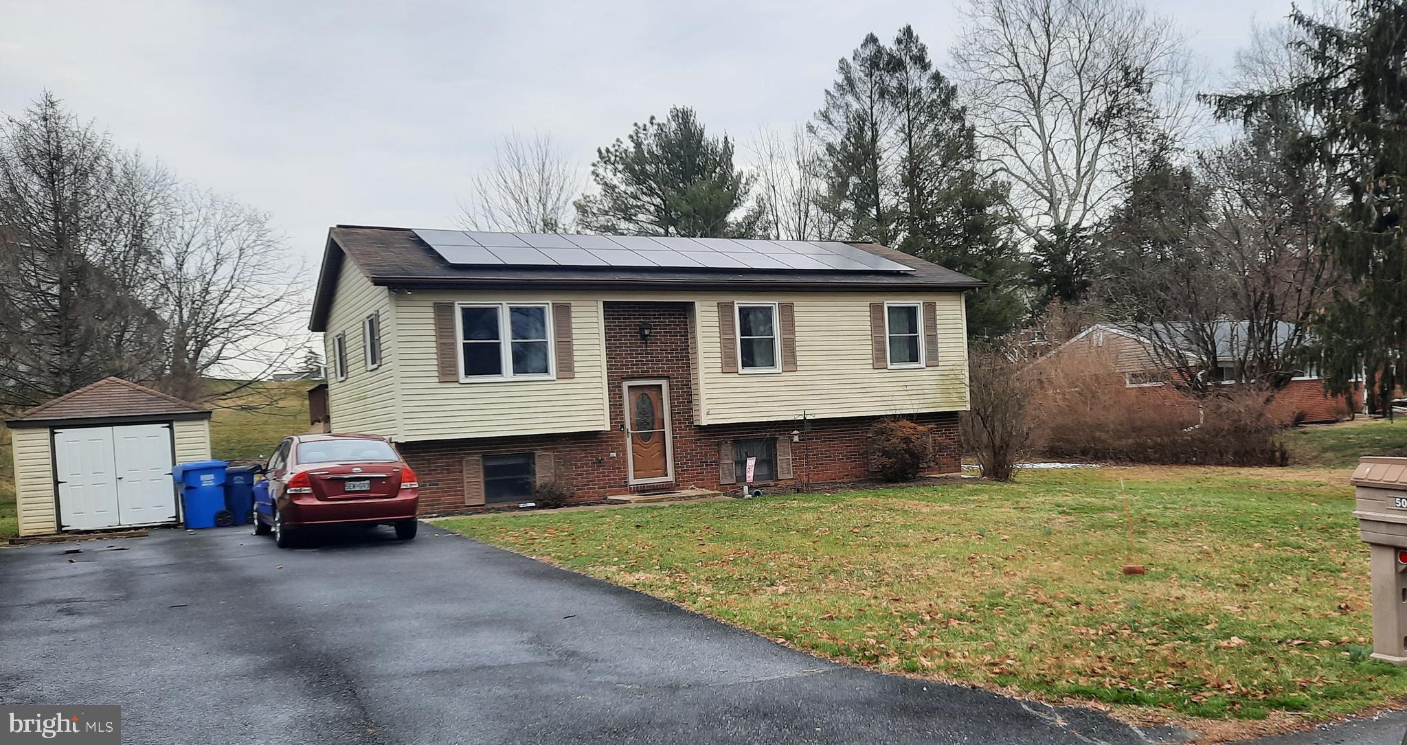 PINE KNOLL - Residential