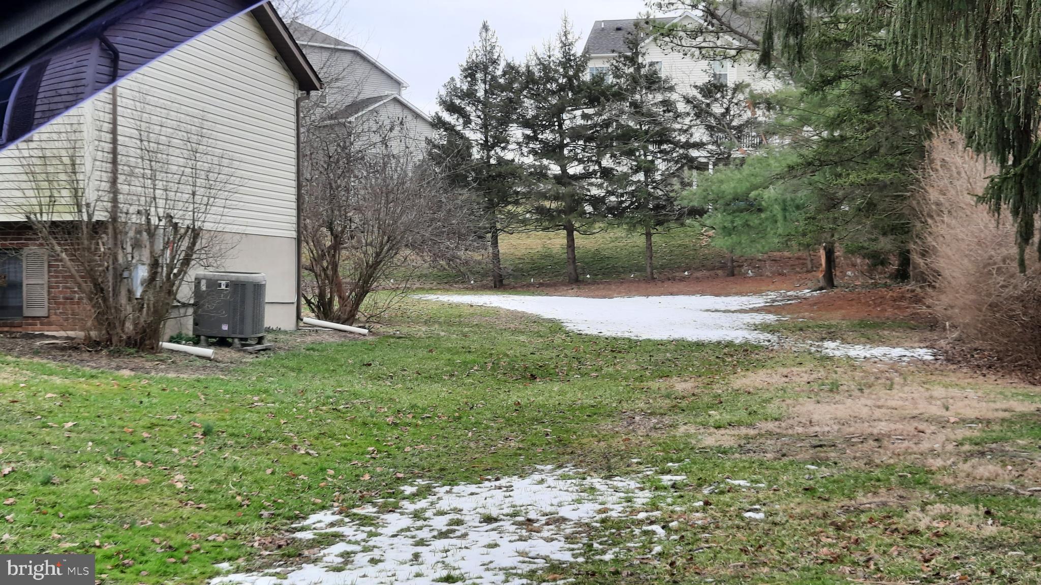 PINE KNOLL - Residential