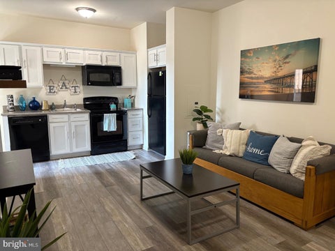 Condo For Rent - 1000 Diamond Street #B<br/> PHILADELPHIA, PA 19122