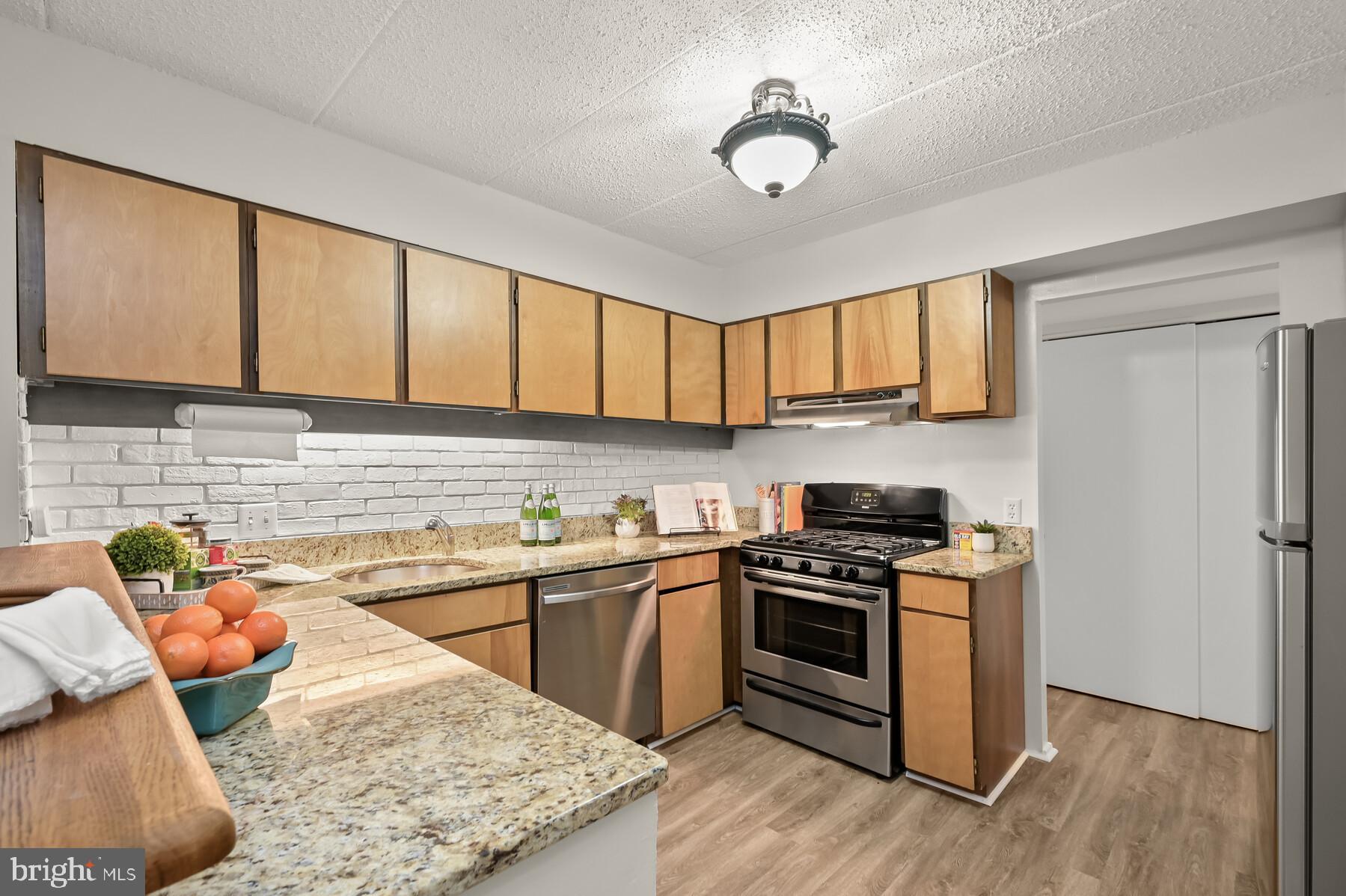 DEERING WOODS - Residential