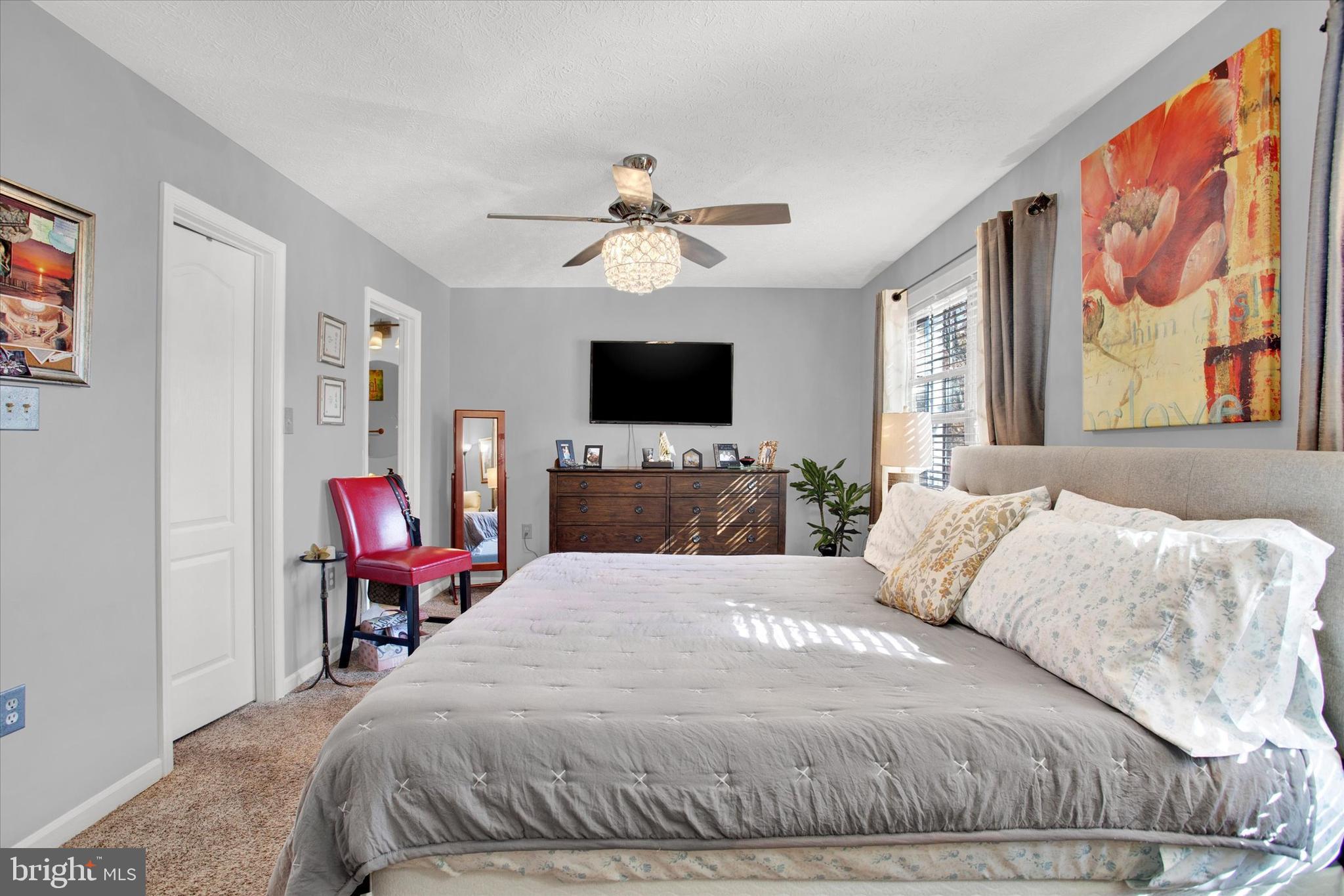 LAKE LARGO - Residential