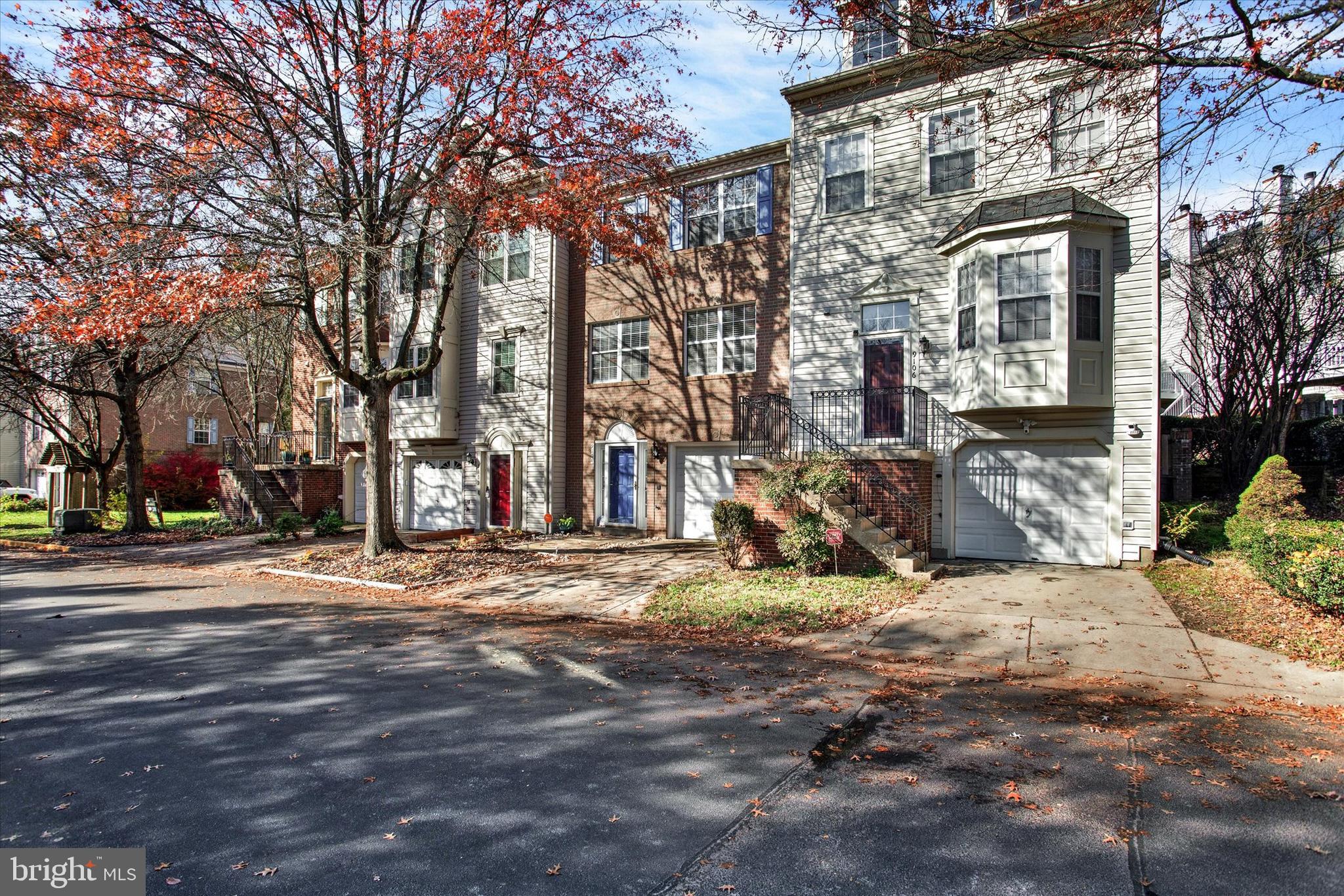 LAKE LARGO - Residential