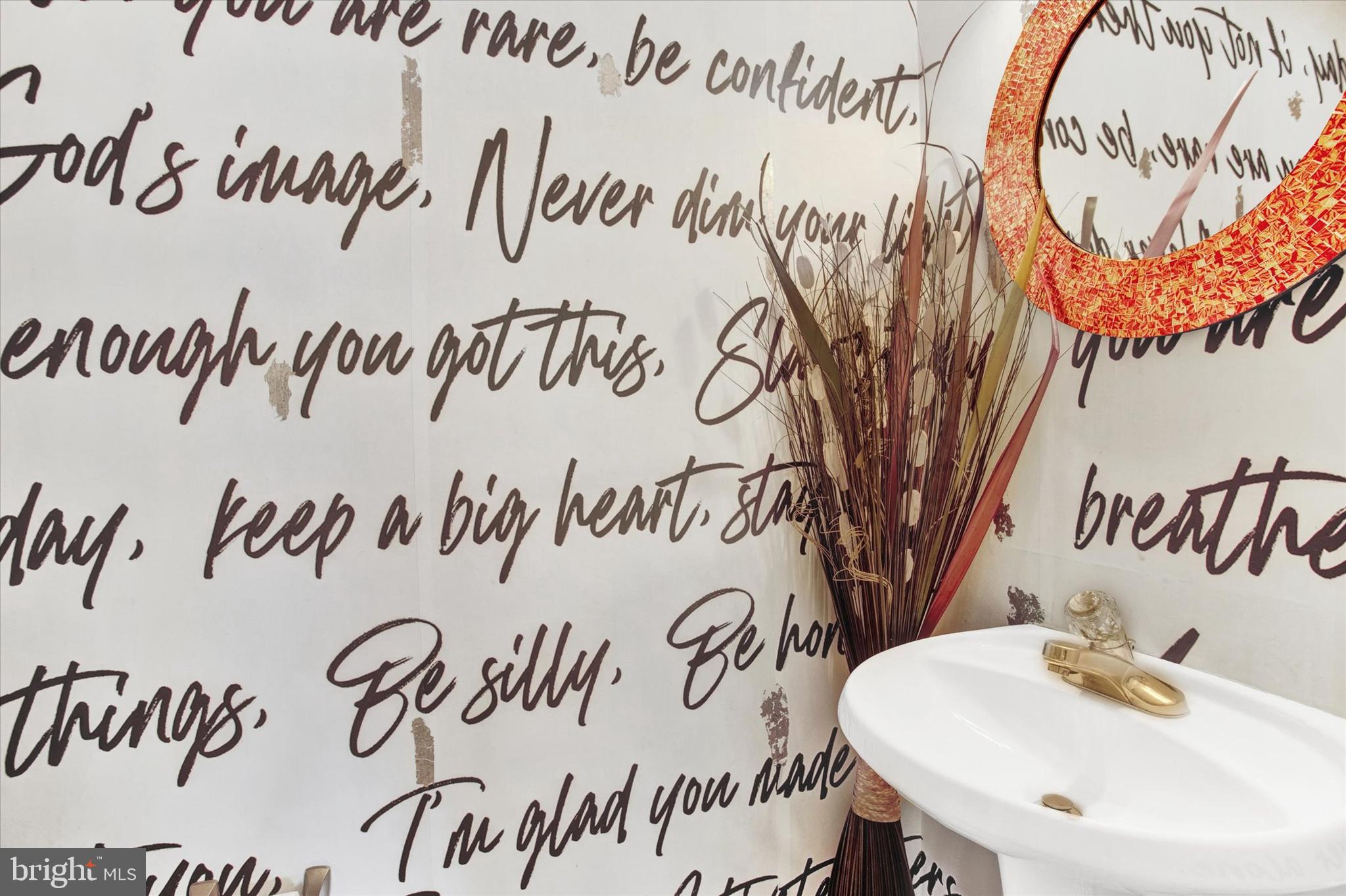 LAKE LARGO - Residential