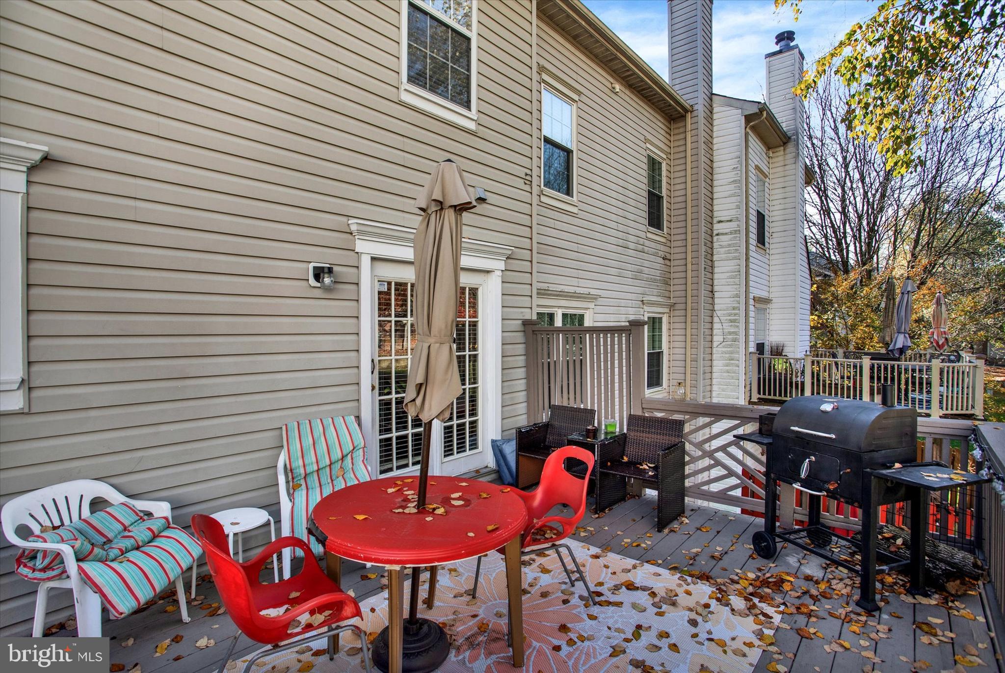 LAKE LARGO - Residential