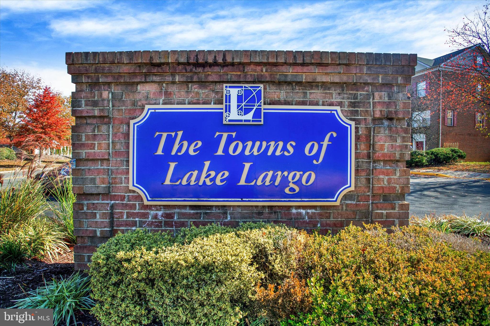 LAKE LARGO - Residential