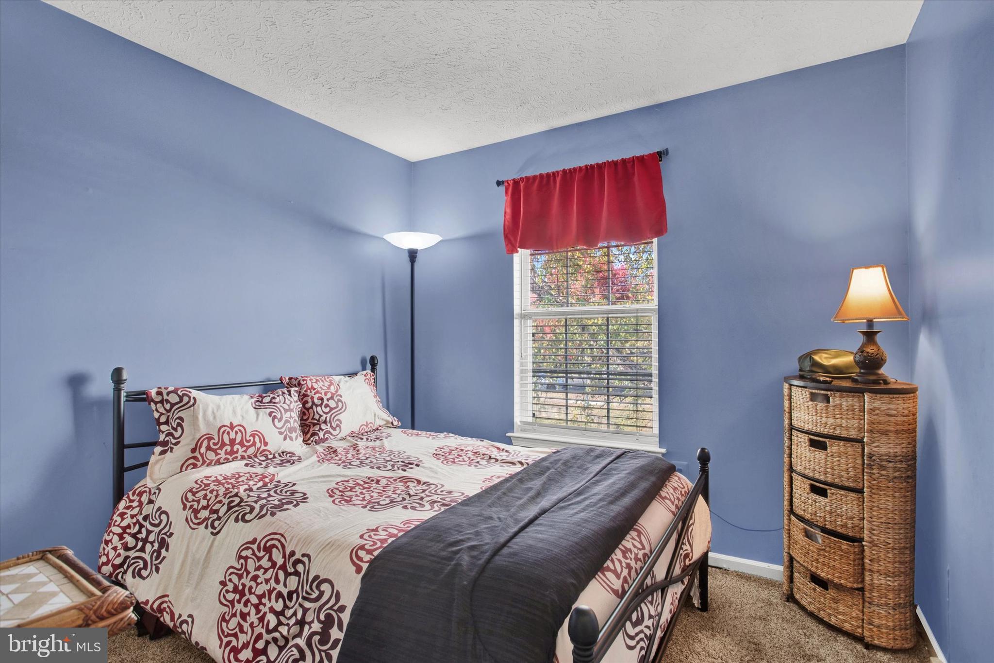 LAKE LARGO - Residential