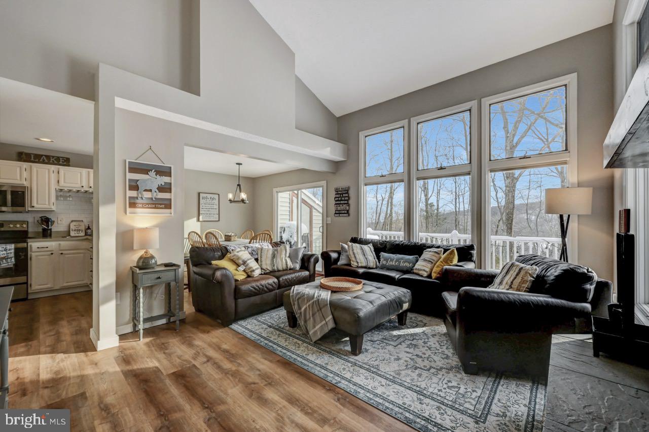 LAURELWOODS - Residential