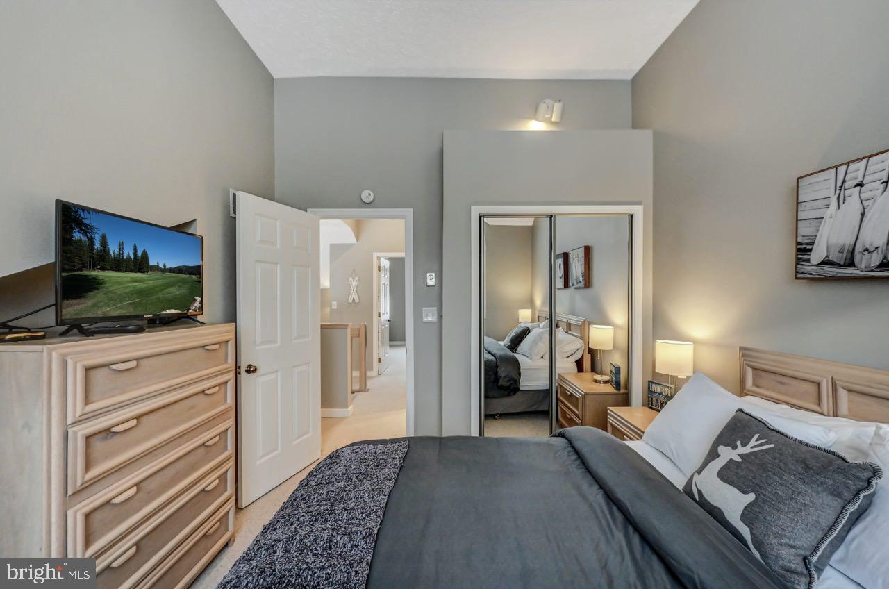 LAURELWOODS - Residential