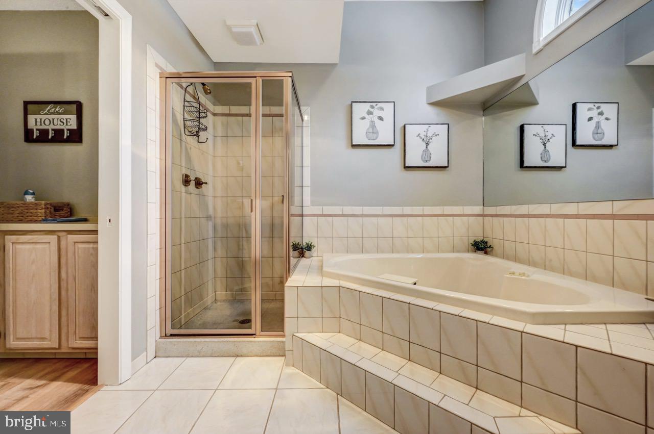 LAURELWOODS - Residential