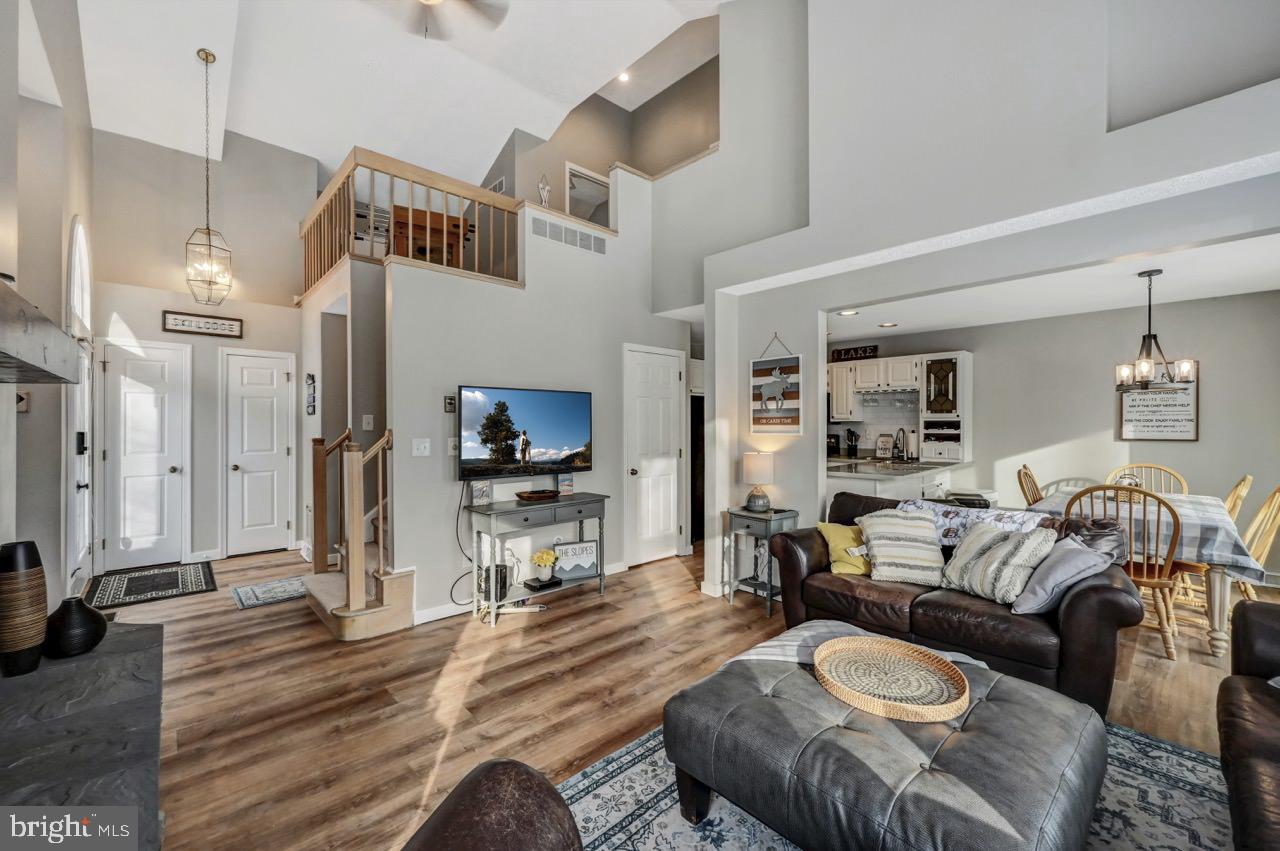 LAURELWOODS - Residential