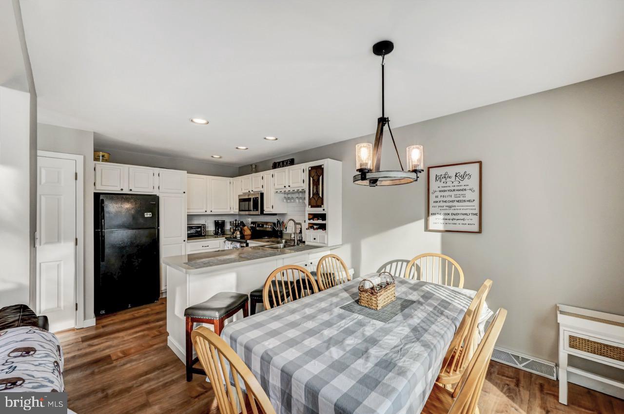 LAURELWOODS - Residential