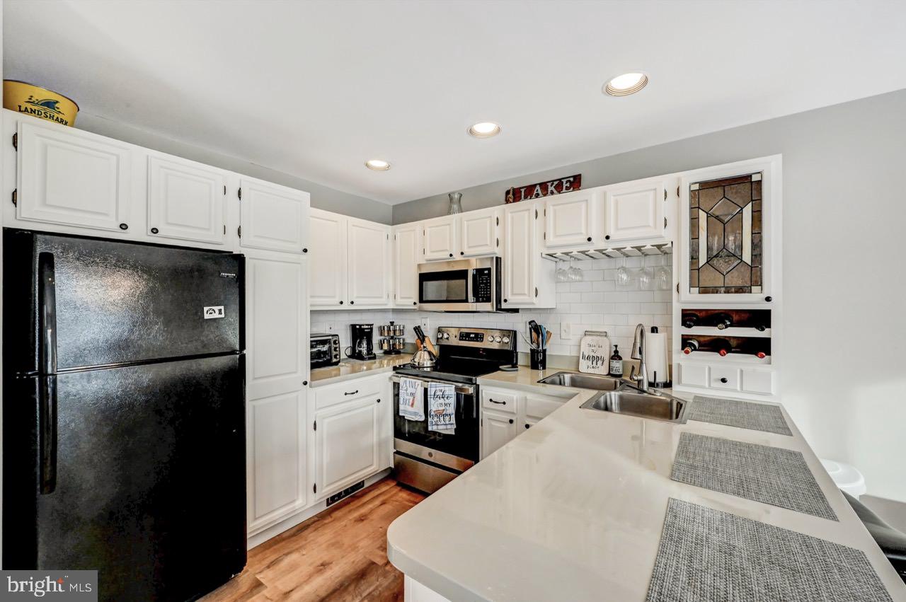 LAURELWOODS - Residential