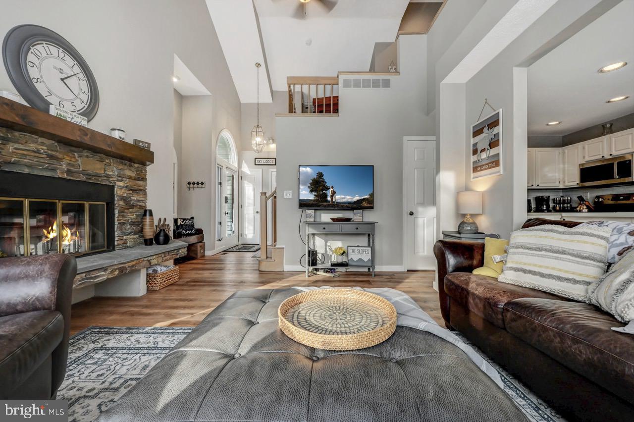 LAURELWOODS - Residential