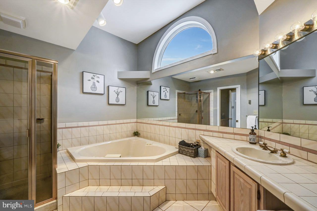 LAURELWOODS - Residential