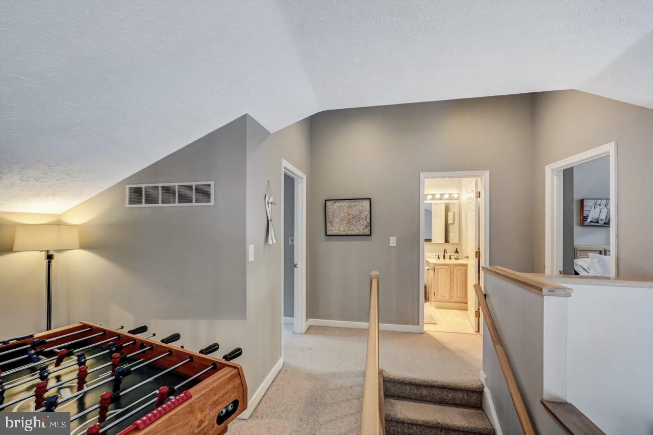 LAURELWOODS - Residential