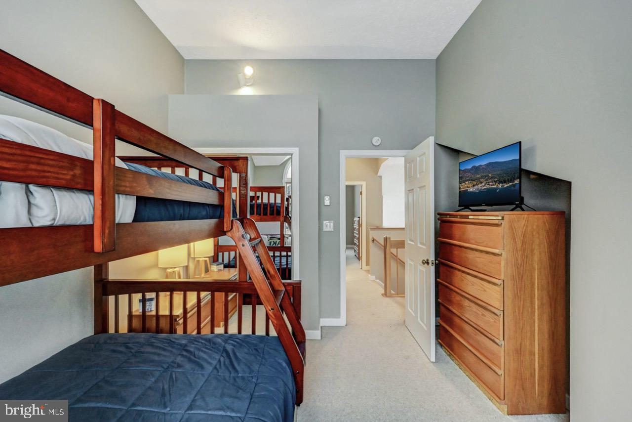 LAURELWOODS - Residential