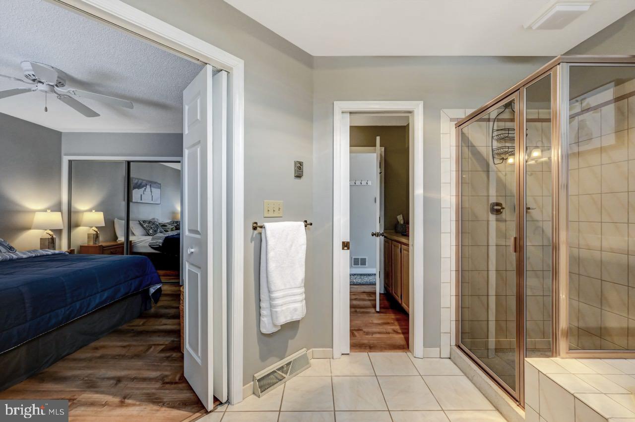 LAURELWOODS - Residential