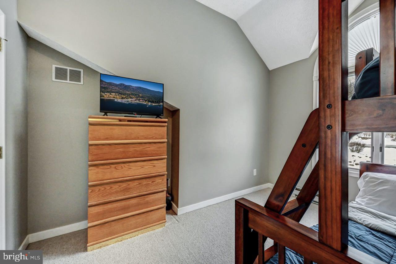 LAURELWOODS - Residential